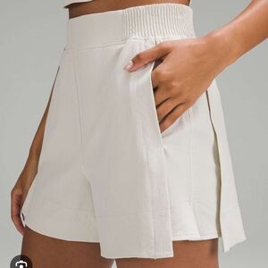 NWT Lululemon Stretch Woven Relaxed-Fit HR Short 4” in White